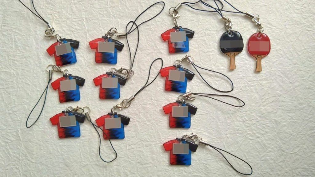 【キーホルダー・ミニ】ユニフォーム【背面】タイプ　ワンズラボ　レジンキーホルダー　卓球ラケット