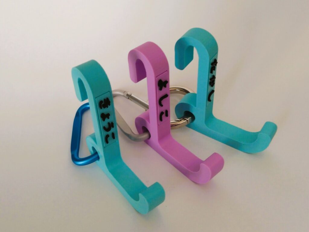 フェンスに掛けて使用するバッグハンガーを作りました。ソフトテニス テニス ワンズラボ