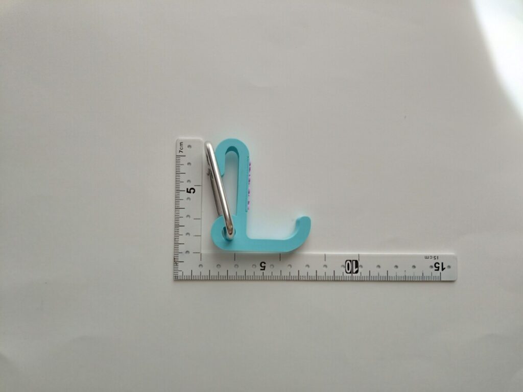 フェンスに掛けて使用するバッグハンガーを作りました。ソフトテニス テニス ワンズラボ